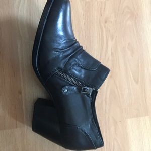 BareTraps Rylie Ankle Boot Shoe (NIB) (8.5 Wide)